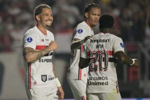 São Paulo vence o Bolívar e avança às quartas da Sul-Americana