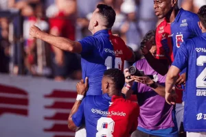 20 jogos invicto: Paraná Clube goleia o Paranavaí, garante vaga no mata-mata e mira recorde histórico de 1994