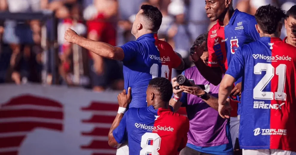 20 jogos invicto: Paraná Clube goleia o Paranavaí, garante vaga no mata-mata e mira recorde histórico de 1994