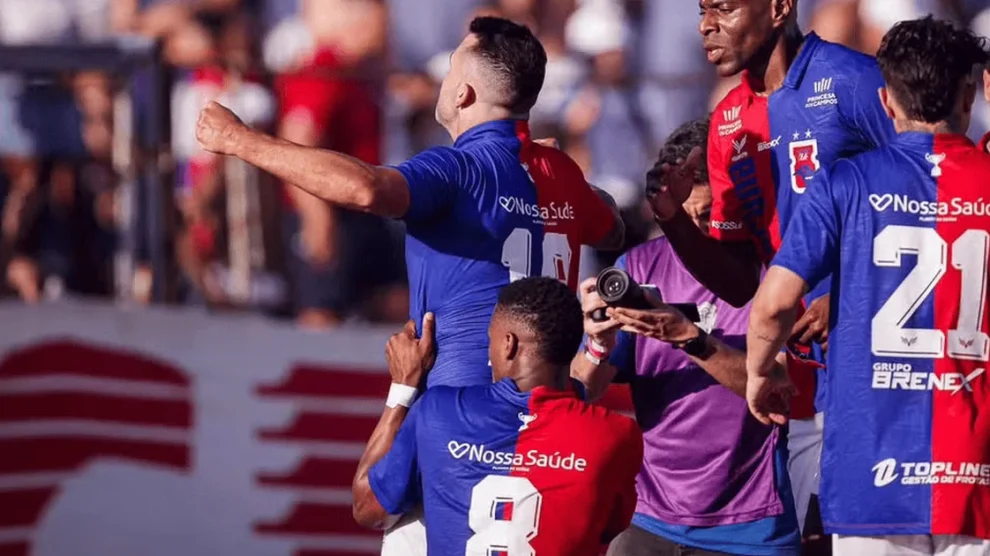 20 jogos invicto: Paraná Clube goleia o Paranavaí, garante vaga no mata-mata e mira recorde histórico de 1994