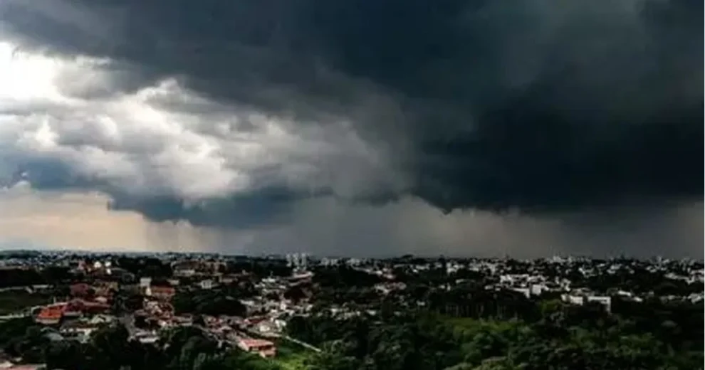 3 Paraná é atingido por dois tornados em menos de 24 horas; previsão alerta para novos temporais