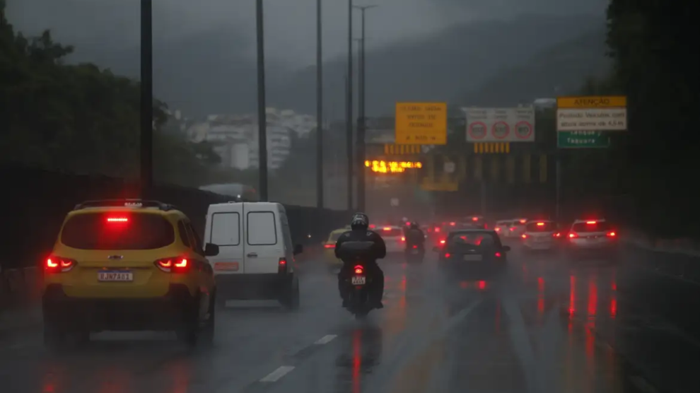 tempestade em cidade