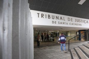 De Maringá ao TJSC, casos expõem desafios para autistas no trabalho
