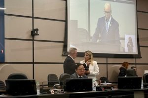 Majô como prefeita interina, Telles na presidência da Câmara e Silvio e Sandra em campanha de aliados
