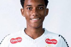 Robinho jr. vai para a Itália enquanto o pai continua preso no Brasil