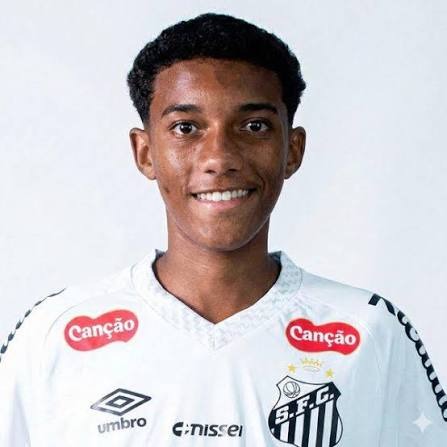 Robinho jr. vai para a Itália enquanto o pai continua preso no Brasil
