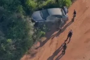 Vídeo mostra perseguição aérea e terrestre a Corolla com maconha na região