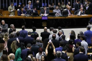 Alcolumbre marca votação da PEC pelo fim da 6x1 para quarta-feira