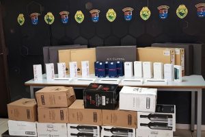 Carga de produtos importados sem nota fiscal é apreendida pela Polícia Rodoviária em Maringá