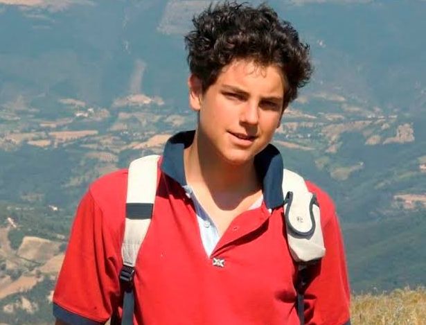 Maringá e Mandaguaçu recebem relíquia de São Carlo Acutis, o “Padroeiro da Internet”