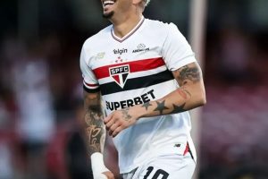 O que está em disputa nos dois jogos do Brasileirão deste sábado (10)