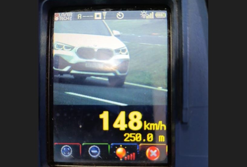 PRF flagra mais de 40 veículos acima do limite de velocidade em pouco mais de 1 hora na região de Maringá