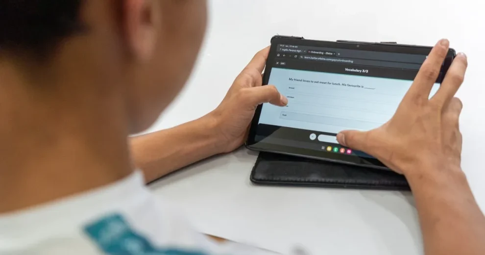 Paraná assume a liderança nacional em conectividade e infraestrutura tecnológica nas escolas públicas
