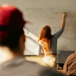 Professora é condenada por manter relações com aluno por 1 ano