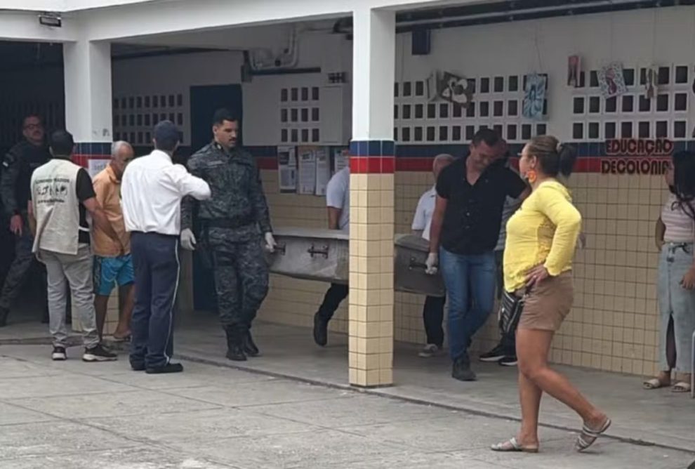 Quatro eleitores morrem após passarem mal durante votação