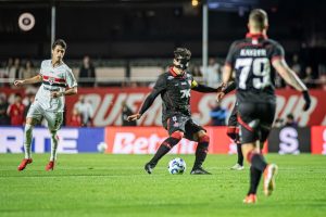 São Paulo vence o Vitória e rodada terá três clássicos