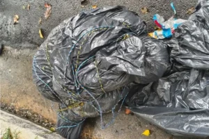Sobe para nove o número de corpos encontrados em sacos de lixo